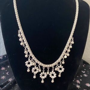 Pikun Flower Necklace